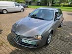 ALFA ROMEO 147 1.6L BENZINE. GEKEURD VOOR VERKOOP 2750 EURO, Auto's, Alfa Romeo, Leder, Bedrijf, 5 deurs, Elektrische ramen