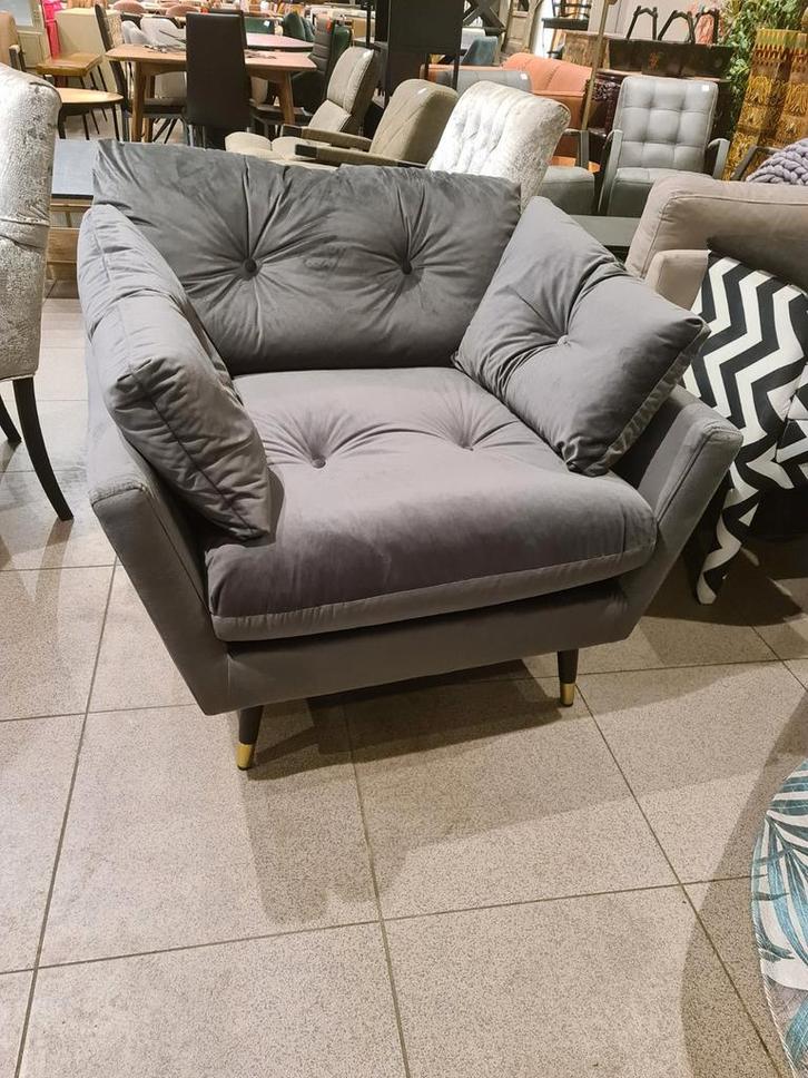 Fauteuil New Adore en velours gris 395€, Maison & Meubles, Chaises, Neuf, Une, Bois, Synthétique, Métal, Tissus, Autres matériaux