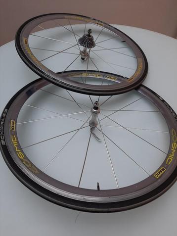 roues Mavic Cosmic pour pneus  disponible aux enchères