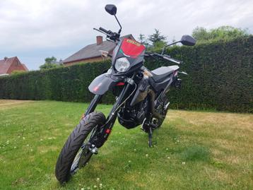 Aprilia sx 125cc, Entreprise