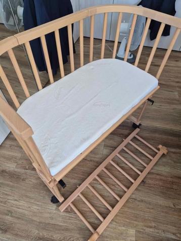 Lit bébé combi Co-Dodo / indépendant + matelas memoire de fo beschikbaar voor biedingen