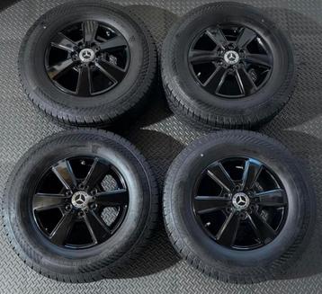 Mercedes Sprinter velgen allweather banden Continental beschikbaar voor biedingen