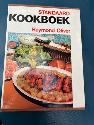 Standaard Kookboek- Raymond Oliver beschikbaar voor biedingen
