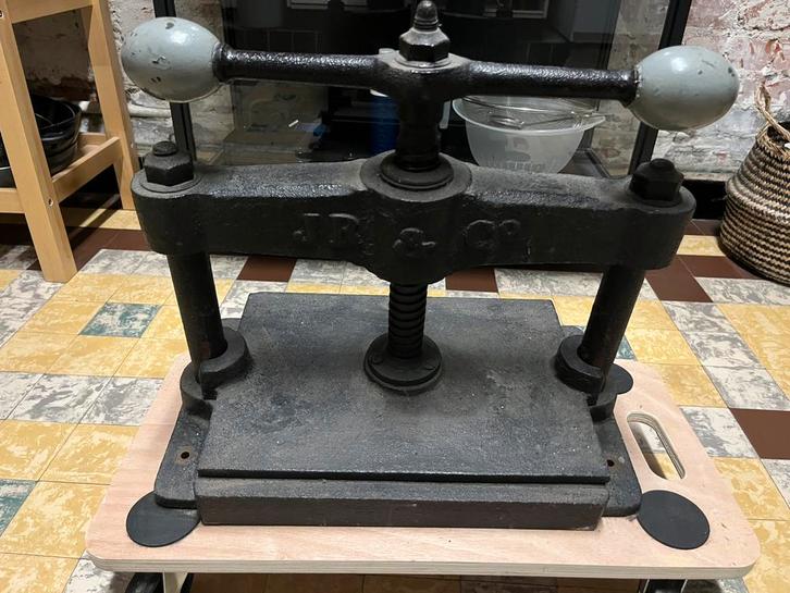 Antieke gietijzeren boekbindpers J.R. & Co, Antiek en Kunst, Antiek | Gereedschap en Instrumenten, Ophalen