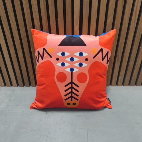 Qeeboo x Marco Oggian Crocopink kussen, Antiek en Kunst, Antiek | Meubels | Stoelen en Sofa's, Ophalen of Verzenden