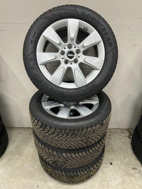 Winterset Mini Countryman GoodYear UltraGrip 8 225/55 R17, Auto-onderdelen, Banden en Velgen, Banden en Velgen, Winterbanden, 17 inch