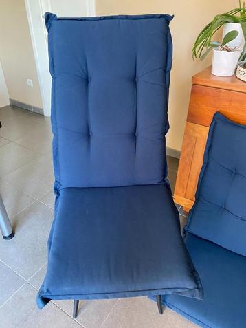 Set van 4 comfortabele tuinstoelkussens. beschikbaar voor biedingen