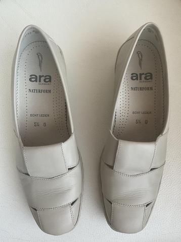Elegante beige damesschoen ARA maat 5 1/2 - 38,5-39. beschikbaar voor biedingen