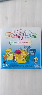 Hasbro Trivial Pursuit Familie-editie, Hobby en Vrije tijd, Vijf spelers of meer, Ophalen, Zo goed als nieuw, Hasbro