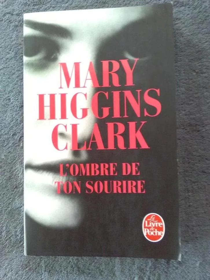 „De schaduw van je glimlach” Mary Higgins Clark (2010), Boeken, Detectives, Zo goed als nieuw, Ophalen of Verzenden