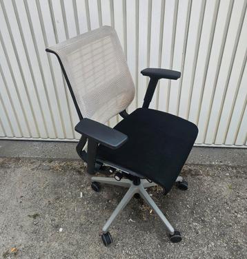 Ergonomische bureaustoel Steelcase think  beschikbaar voor biedingen