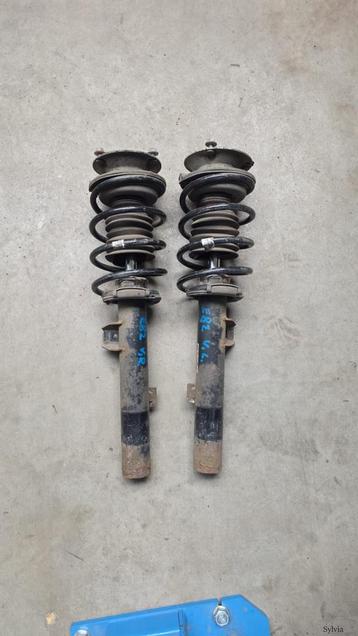 Veerpoot schokdemper set links en rechts voorzijde BMW 1 ser beschikbaar voor biedingen