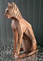 Handgemaakte houten kat