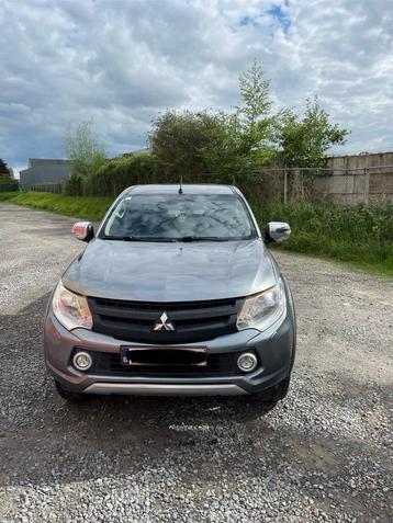 Mitsubishi L200 – 2017 – 221.000 km, Autos, Mitsubishi, Achat, Carnet d'entretien, Noir, 5 portes