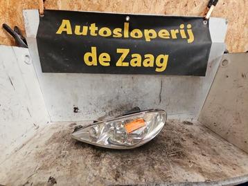 Koplamp links van een Peugeot 206 beschikbaar voor biedingen