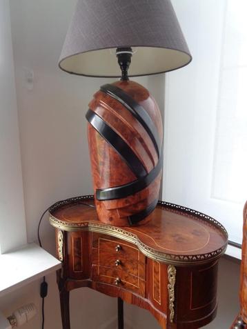 *Prachtige grote antieke kunstige lampadaire in prachtstaat beschikbaar voor biedingen