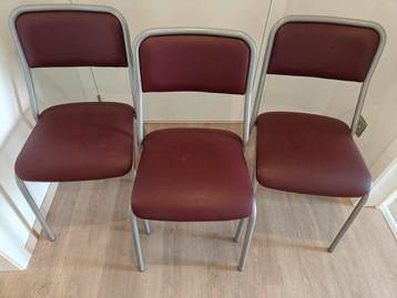 Bordeaux stoelen  beschikbaar voor biedingen