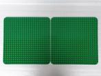 2 groene Lego Duplo grondplaten 22x22 studs, Kinderen en Baby's, Speelgoed | Duplo en Lego, Ophalen of Verzenden, Gebruikt, Duplo