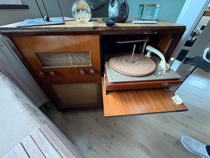 Vintage radiokast/platenspeler, Antiek en Kunst, Antiek | Tv's en Audio, Ophalen
