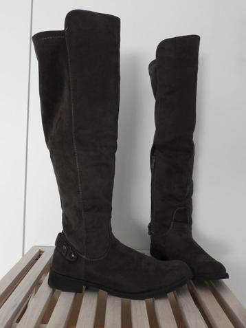 Hoge grijze laarzen - maat 40 - goede staat beschikbaar voor biedingen