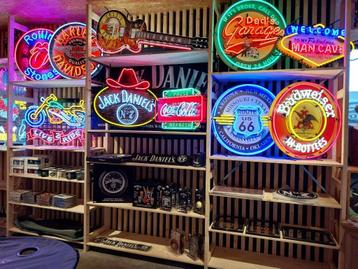 Groot assortiment neon-verlichting beschikbaar voor biedingen