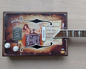 Cigar Box Guitar Jack Daniel's Pin-Up Girl - Cigarbox Guitar