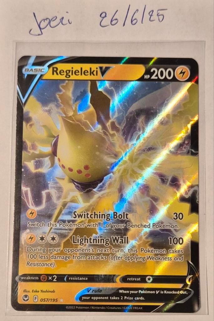 Pokemon - Regieleki V #57, Hobby en Vrije tijd, Verzamelkaartspellen | Pokémon, Nieuw, Losse kaart, Foil, Ophalen of Verzenden
