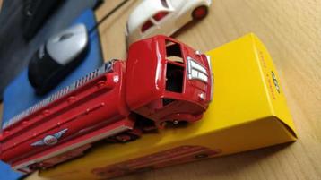 DINKY TOYS PANHARD TRACTEUR ESSO, met doos beschikbaar voor biedingen