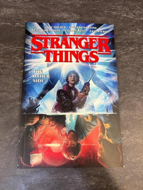 Stranger Things “The Other Side” Graphic Novel (Engels), Verzamelen, Film en Tv, Zo goed als nieuw, Ophalen of Verzenden