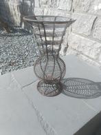 Mooie oude Franse " fil de fer " mand / vaas
Hoogte: 28 cm, Antiek en Kunst, Ophalen