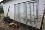 clôture galvanisée avec portail