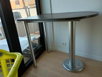 Mooie bar/keukentafel beschikbaar voor biedingen