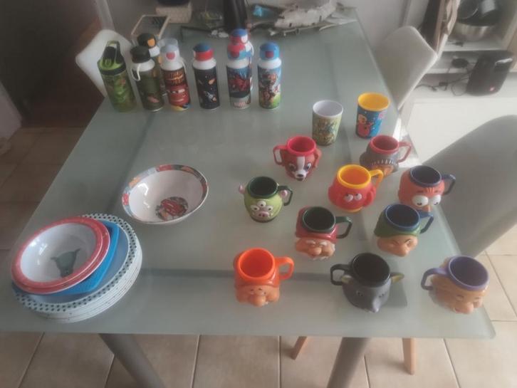 Drinkflessen, kindertassen en kinderborden, Kinderen en Baby's, Kinderspulletjes, Gebruikt, Ophalen