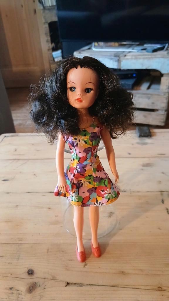 Wondermooie Sindy pop, Verzamelen, Poppen, Gebruikt, Ophalen of Verzenden
