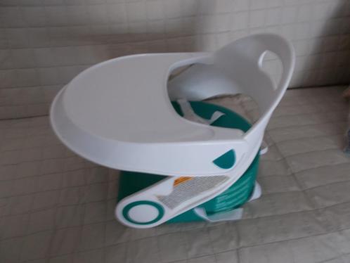 Siège rehausseur KISSBOBO pour bébé., Kinderen en Baby's, Kinderstoelen, Zo goed als nieuw, Overige typen, Afneembaar eetblad