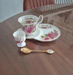 Royal Albert flowers of the month November, Antiek en Kunst, Ophalen