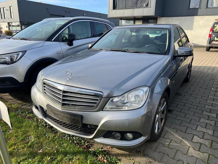 Mercedes-Benz C180 cdi - euro 5 - sedan, Auto's, Mercedes-Benz, Bedrijf, Airconditioning, Navigatiesysteem, Trekhaak, Ophalen