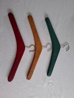 Cintres vintage en similicuir., Enlèvement