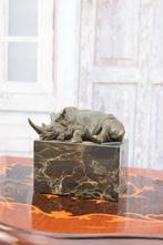 Bronzen Belld van een Liggende Neushoorn GRATIS LEVERING, Antiek en Kunst, Verzenden, Brons