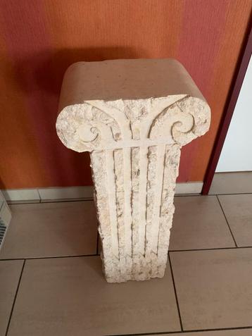 Zuil in Mactan stone, Enlèvement