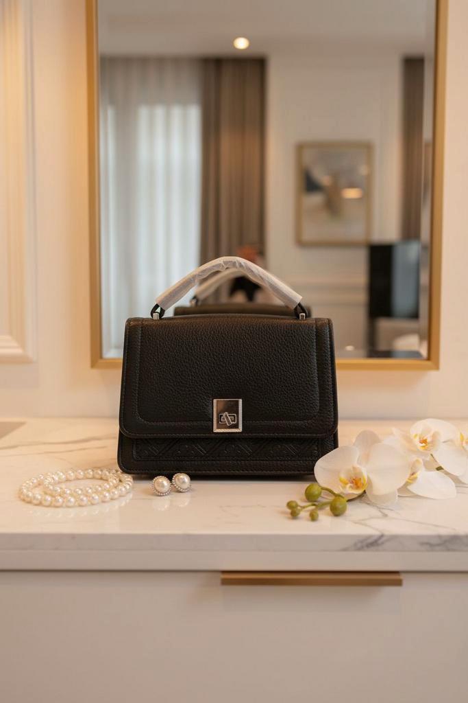 Elegante zwarte handtas – Nieuw, Bijoux, Sacs & Beauté, Sacs | Sacs Femme, Neuf, Sac à main, Noir, Enlèvement ou Envoi