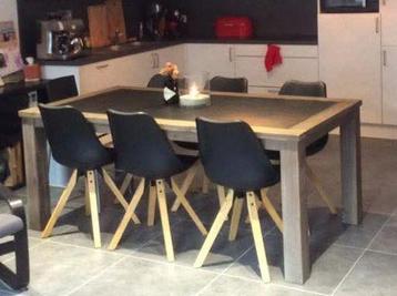 Tafel hout met lei look bovenblad beschikbaar voor biedingen