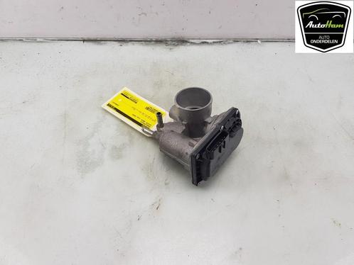GASKLEPHUIS Toyota Yaris III (P13) (|2203047040|), Auto-onderdelen, Motor en Toebehoren, Toyota, Gebruikt