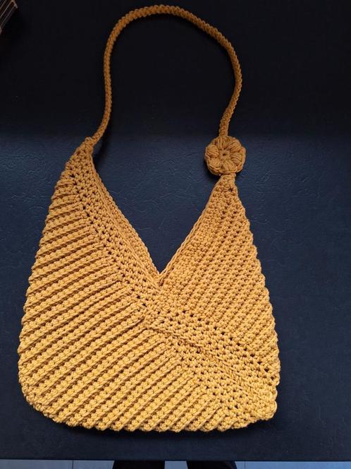 Gehaakt handtasje Durable cosy fine 58% katoen, Handtassen en Accessoires, Tassen | Damestassen, Nieuw, Geel, Ophalen of Verzenden