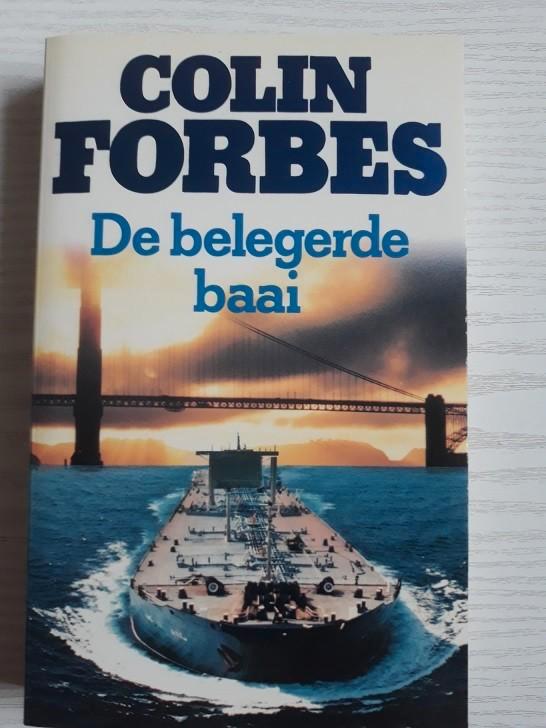 Boek Forbes – De belegerde baai, Boeken, Thrillers, Gelezen, België, Ophalen of Verzenden