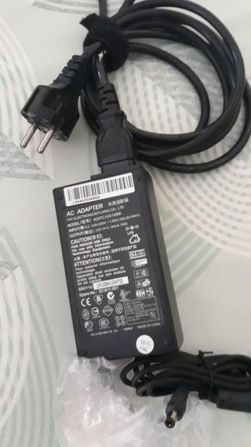 Ac adapter beschikbaar voor biedingen