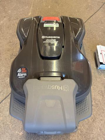 Tondeuse robot automower Husqvarna 310 Mark II, Enlèvement, Comme neuf, 20 à 25 cm, Contrôlable via l'application