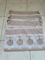 Handdoeken, Huis en Inrichting, Badkamer | Badtextiel en Accessoires, Ophalen of Verzenden, Nieuw, Beige, Handdoek