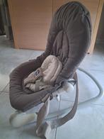 Grijze babysitter die kan in verschillende standen staan en, Enlèvement