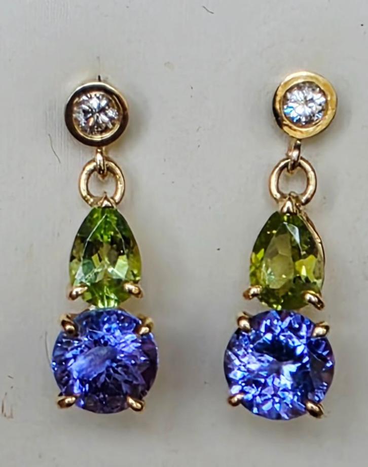 Exclusieve oorhangers met tanzanieten, peridoten, diamanten, Handtassen en Accessoires, Oorbellen, Zo goed als nieuw, Hangers